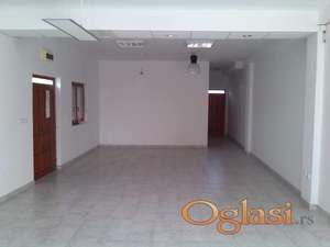 Lokal 90m2 u prometnoj ulici